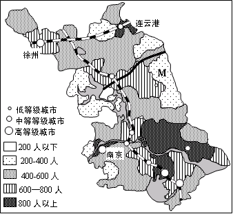 下图为江苏省人口密度分布和城市分布图读图回答下列小题