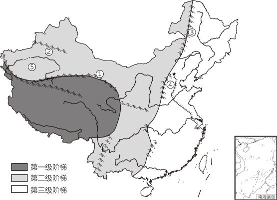 和地形>我國的地勢特徵>我國地勢三級階梯的界線>(1)山脈①是位於第一