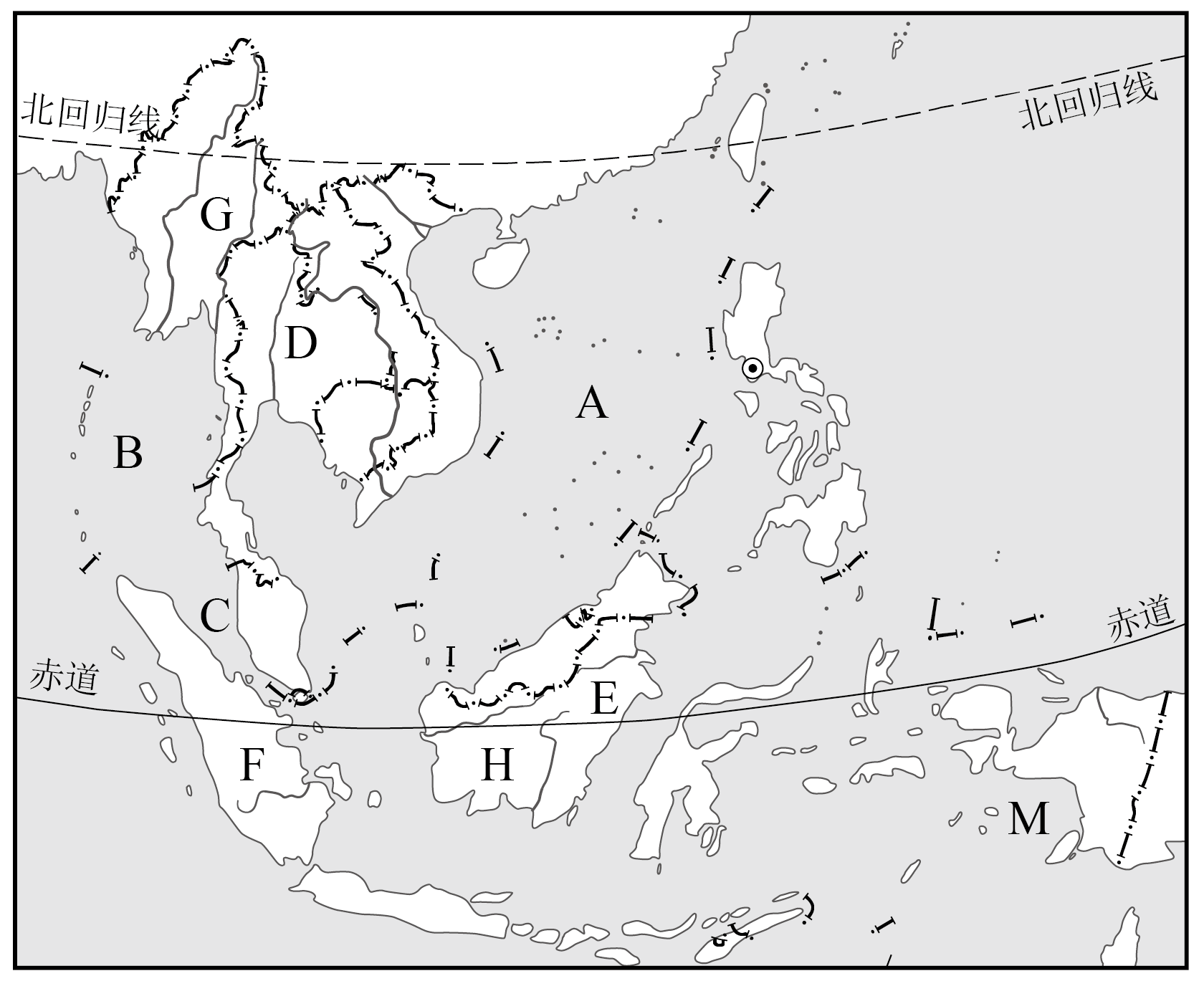读东南亚示意图,回答下列问题